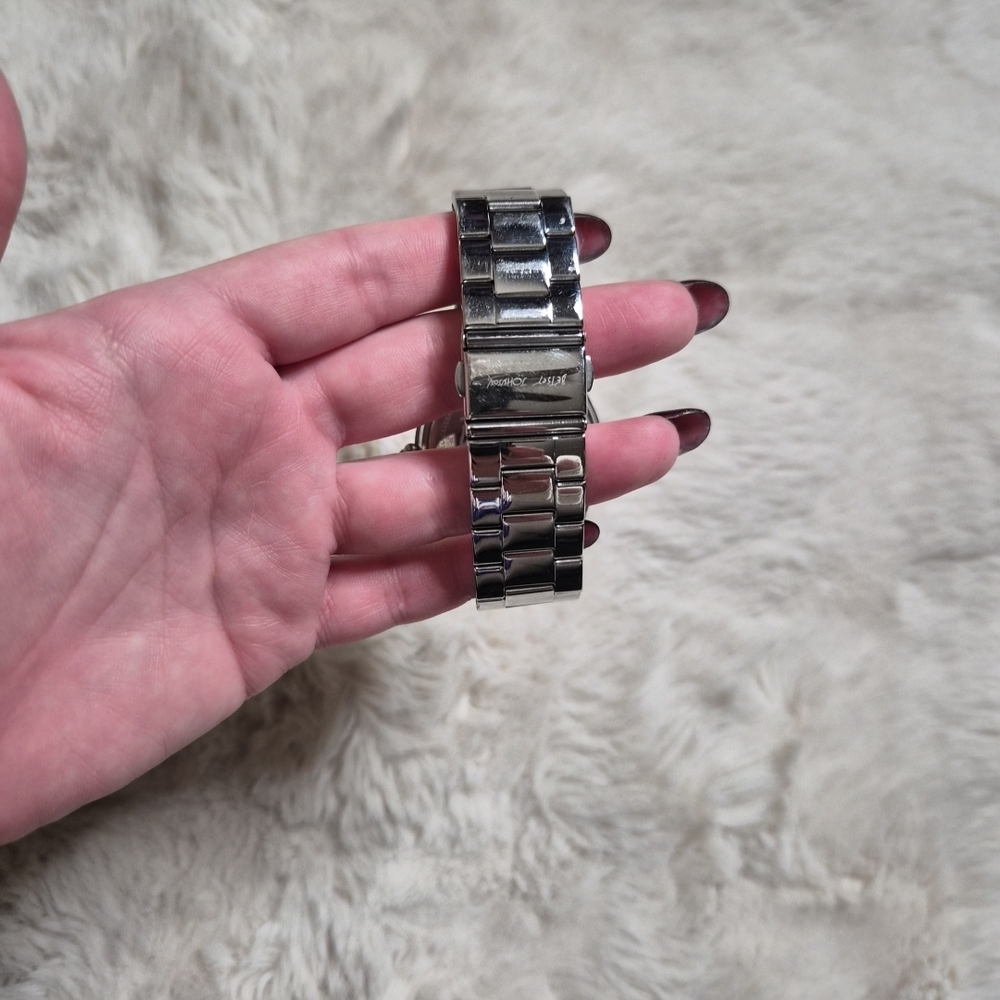 Betsey Johnson Watch Silver Tone Pink Heart Hand Streetwear Twee Girly Cute Y2K - Picture 12 of 13